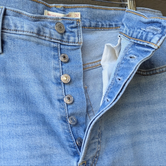 Levi's Ribcage Straight Ankle Jeans Size 32 Light Wash Button Fly Stretchy - Picture 5 of 9